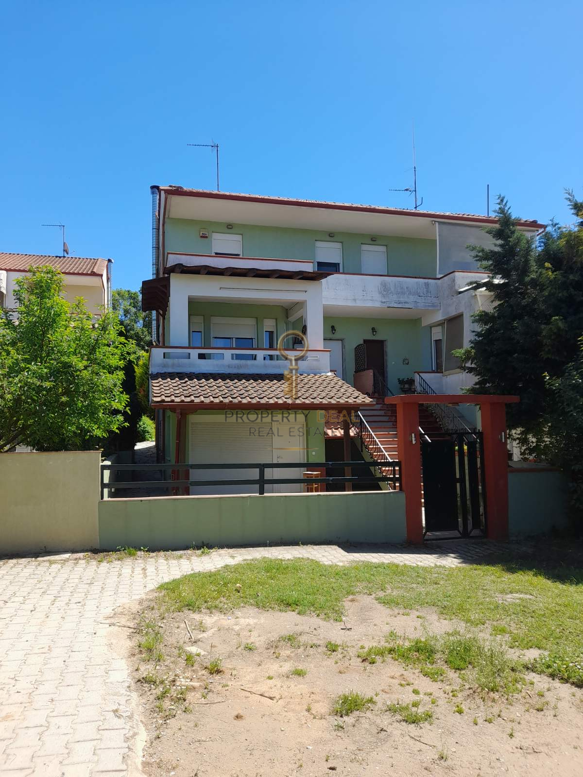property-img